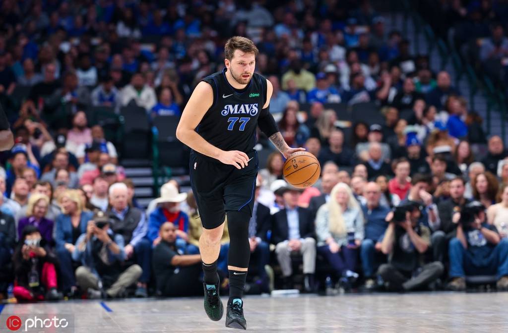 犹他爵士队实力稳定夺得三连胜开局的简单介绍